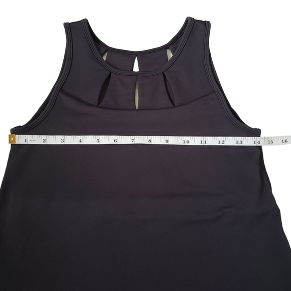 TONIC Athletic Sleeveless Top Cutout Details Black - Picture 7 of 7
